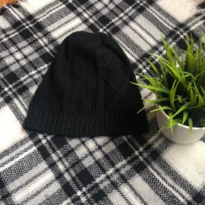 Jetset Diaries Black Cable Knit Slouch Beanie
